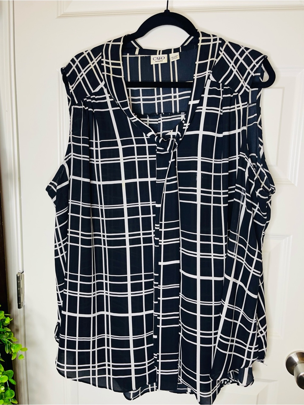 Cato | Black & White Plaid Tie-Neck Sleeveless Top
